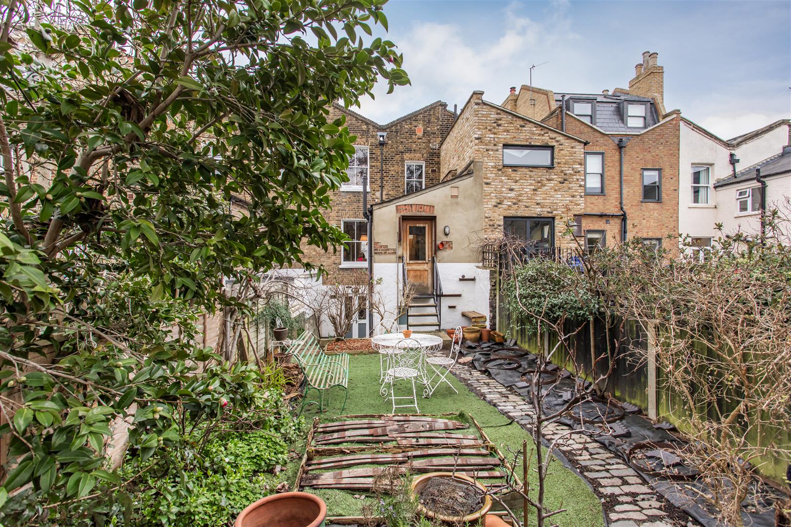 Driffield Road, Mile End